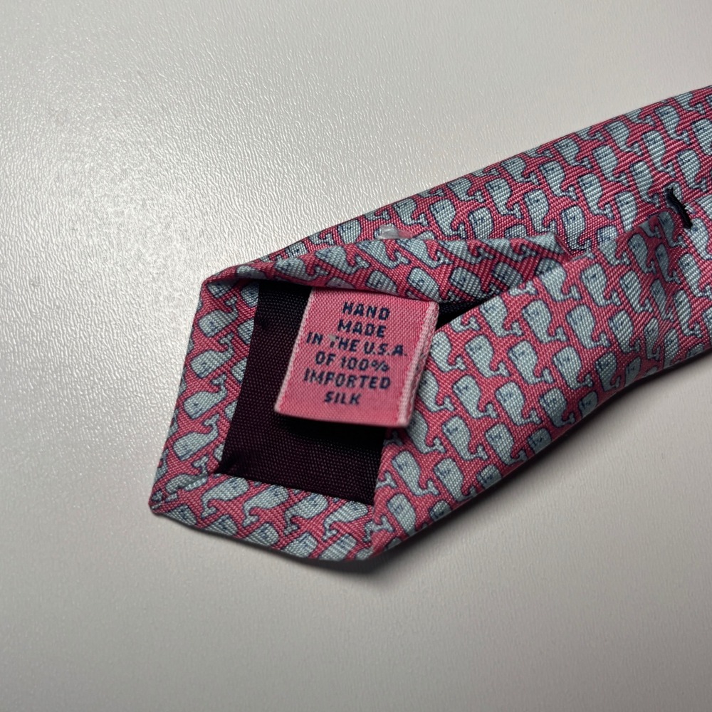 Vineyard Vines Pink Whale Logo 100% Silk Necktie Hand Made USA Preppy Tie - Picture 6 of 7